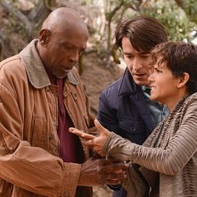 Extant: Halle Berry, Goran Visnjic e Louis Gossett Jr. nell'episodio Shelter