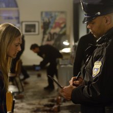 The Divide: Marin Ireland in una scena