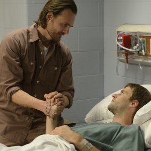 The Divide: Joe Anderson in una scena