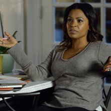 The Divide: Nia Long in una scena