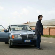 Perfidia: Stefano Deffenu nei panni di Angelo in una scena