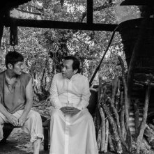 From What Is Before: Joel Saracho con Roeder Camañag in una scena del film