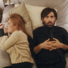 Listen Up Philip: Elisabeth Moss e Jason Schwartzman in una scena del film