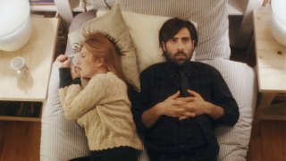 Listen Up Philip: Elisabeth Moss e Jason Schwartzman in una scena del film