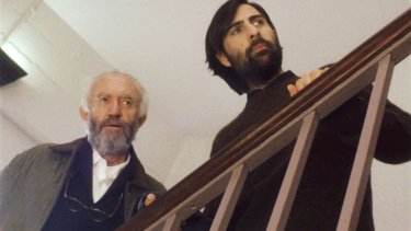 Listen Up Philip: Jason Schwartzman e Jonathan Pryce in una scena del film