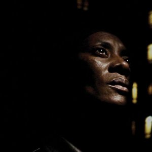 Horse Money: Vitalina Varela in una scena del film