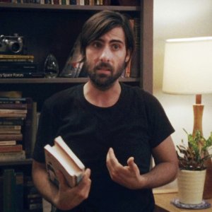 Listen Up Philip: Jason Schwartzman in una scena del film