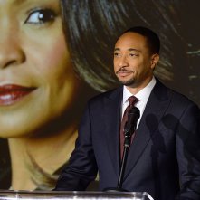 The Divide: Damon Gupton in una scena