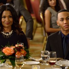 The Divide: Nia Long e Jahmil French in una scena