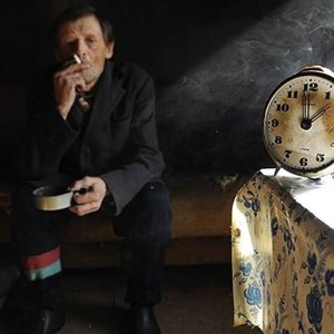 The Postman's White Nights: una scena