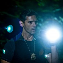 Eric Bana nei panni del detective Ralph Sarchie in Liberaci dal male