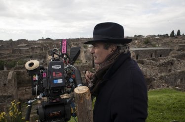 Il giovane favoloso: il regista Mario Martone sul set del film