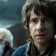 Bilbo Baggins, interpretato da Martin Freeman, in una scena de Lo Hobbit: La Battaglia delle Cinque Armate