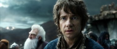 Bilbo Baggins, interpretato da Martin Freeman, in una scena de Lo Hobbit: La Battaglia delle Cinque Armate