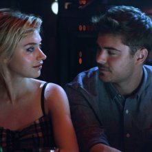 Quel momento imbarazzante: Imogen Poots e Zac Efron al bar
