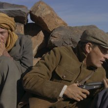 Loin des hommes: Viggo Mortensen in una scena con Reda Kateb