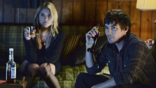 Pretty Little Liars: Ashley Benson e Tyler Blackburn nell'episodio Scream for Me
