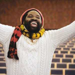 Schweizer Helden: Komi Togbonou in una scena del film