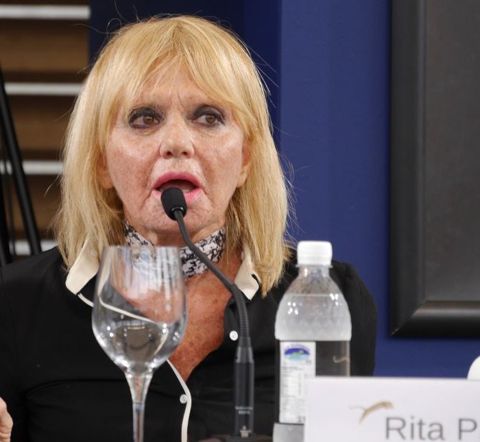 Rita Pavone si confronta col pubblico durante il Festival di Locarno 2014