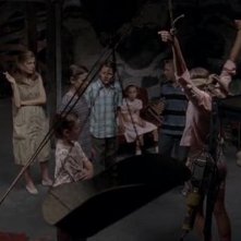 Una scena di La ragazza della porta accanto