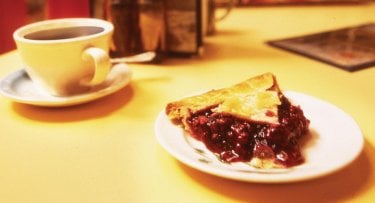 I segreti di Twin Peaks: la tipica colazione locale a base di caffè e crostata