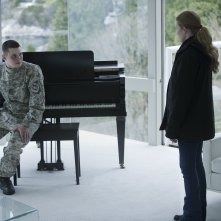 The Killing: Mireille Enos e Tyler Ross nell'episodio The Good Soldier