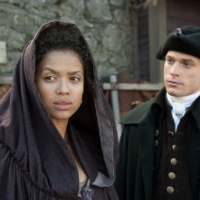 La ragazza del dipinto: Gugu Mbatha-Raw con Sam Reid in una scena