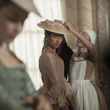 La ragazza del dipinto: la protagonista del film, Gugu Mbatha-Raw, in una scena