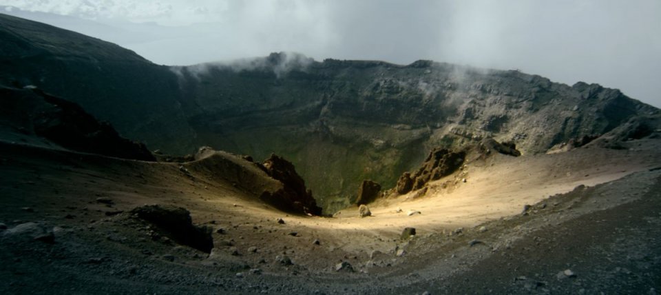 Sul vulcano: una scena tratta dal documentario sul Vesuvio