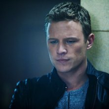 Dominion: Christopher Egan nell'episodio Beware Those Closest to You