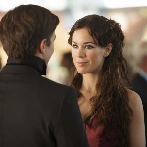 Dominion: Roxanne McKee in una scena dell'episodio Beware Those Closest to You