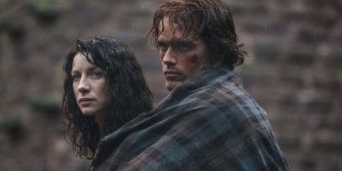 Outlander: Caitriona Balfe con Sam Heughan nel pilot, Sassenach