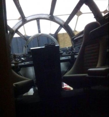Star Wars Episode VII: la cabina di pilotaggio del Millennium Falcon