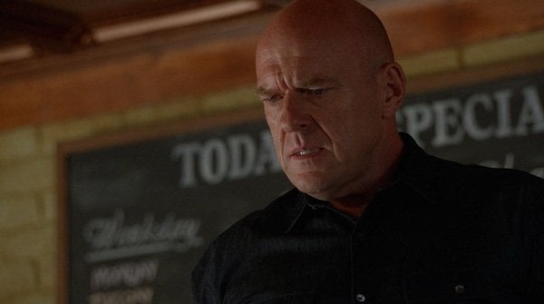 Under the Dome: Dean Norris nell'episodio Going Home