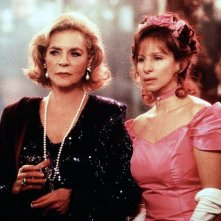 Lauren Bacall con Barbra Streisand ne L'amore ha due facce