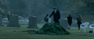 Burying the Ex: Anton Yelchin in una scena del film