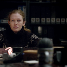 The Killing: Mireille Enos in una scena dell'episodio Truth Asunder