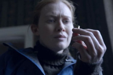 The Killing: Mireille Enos in una scena dell'episodio Eden