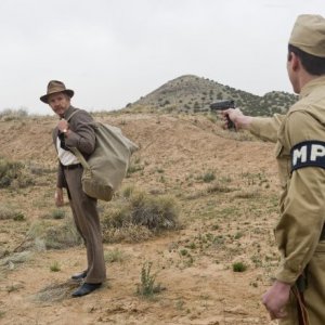 Manhattan: John Benjamin Hickey nell'episodio Last Reasoning of Kings