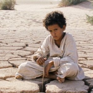 Theeb: Jacir Eid in una scena del film