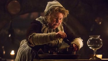 Outlander: Annette Badland nell'episodio Castle Leoch