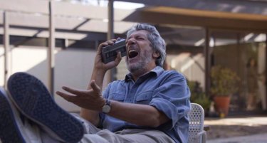 Reality: Alain Chabat in cerca dell'urlo perfetto in una scena del film