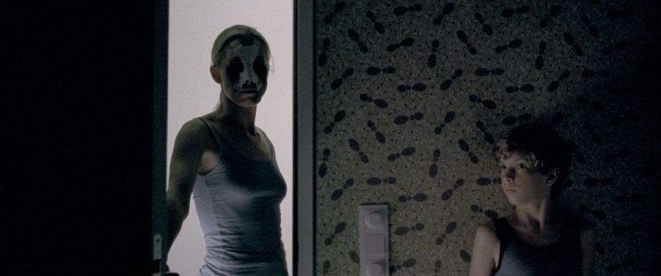 Goodnight Mommy: Susanne Wuest in una scena