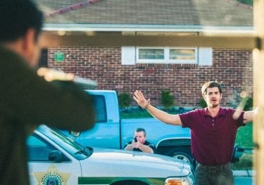 99 Homes: Andrew Garfield in una scena del film