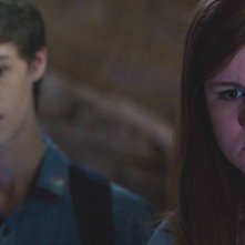 Under the Dome: Mackenzie Lintz e Colin Ford nell'episodio Awakening