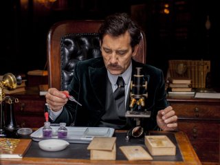 The Knick: un'immagine di Clive Owen nella prima stagione