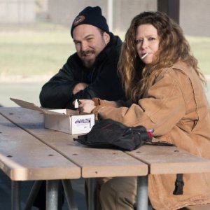 Orange Is the New Black: Natasha Lyonne e Matt Peters nell'episodio Appropriately Sized Pots