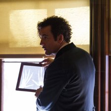 The Knick: un'immagine di Clive Owen nella prima stagione della serie