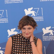 Venezia 2014: Alice Rohrwacher posa al photocall delle giurie