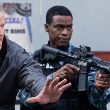 The Last Ship: Charles Parnell e Eric Dane nell'episodio No Place Like Home